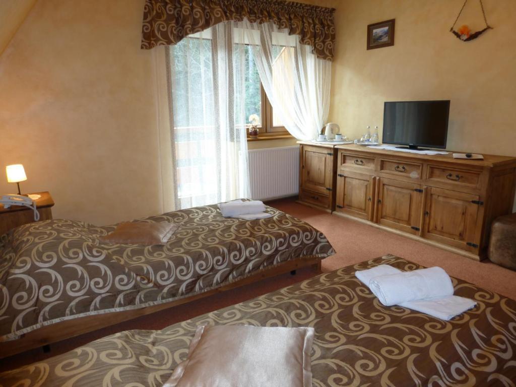 Hotel Dwor Karolowka Zakopane Buitenkant foto