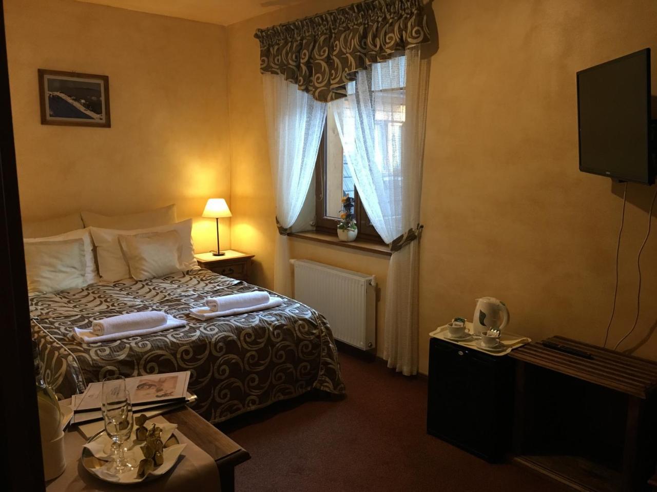 Hotel Dwor Karolowka Zakopane Buitenkant foto